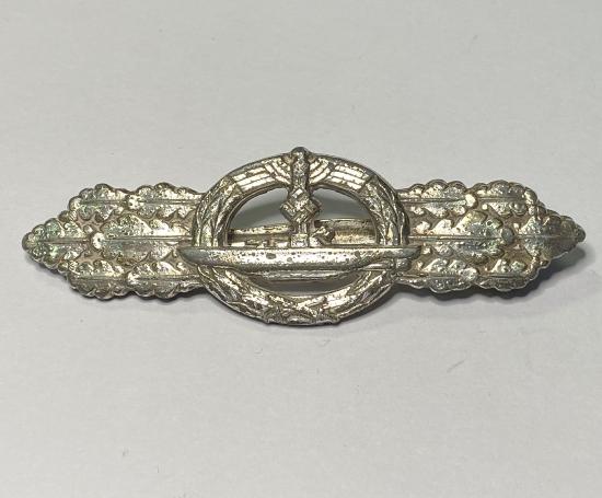 WW2 German Kriegsmarine U-Boat Front Clasp in Silver Second Pattern