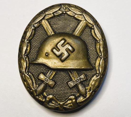 WW2 German Black Wounds  Badge 
